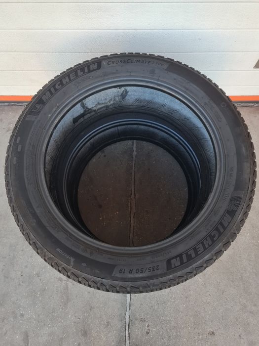Всесезонни гуми 2 броя MICHELIN CrossClimate 2Suv 235 50 R19 дот 4923