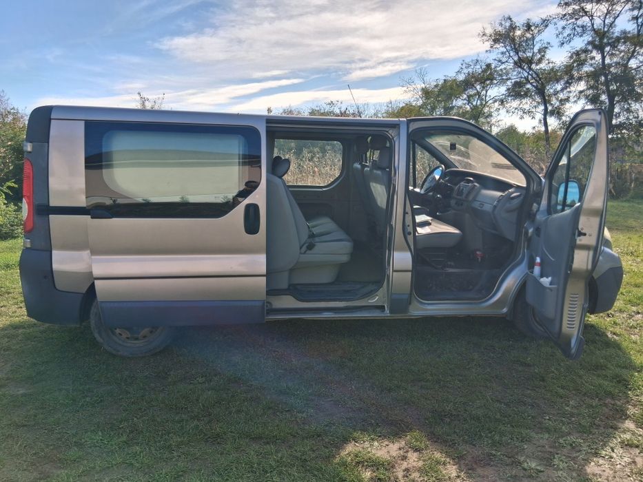 Vând Opel Vivaro