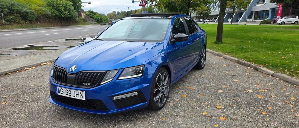 Skoda Octavia vRS 2.0 TDI 184CP, Cutie automata, trapa panoramica, keyless go