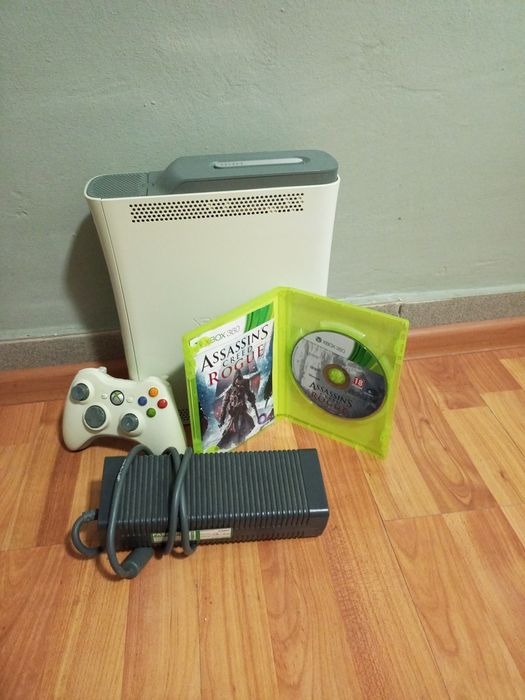 Vând consolă Xbox 360