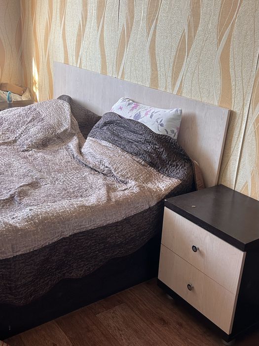 Продам спальний гарнитур