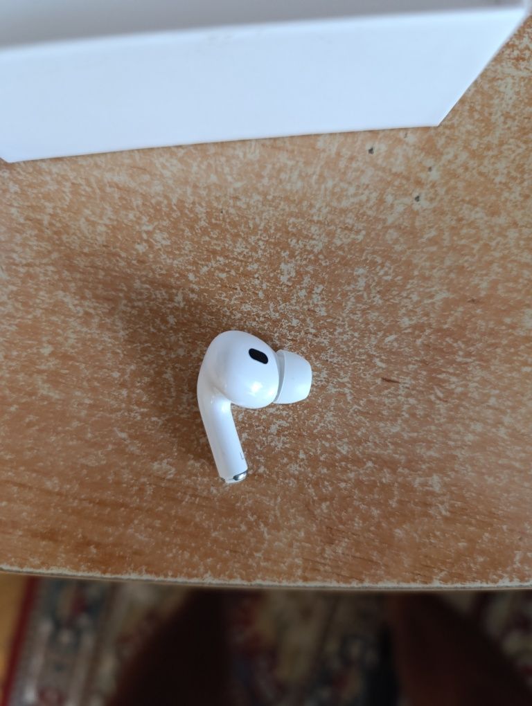 Слушалки Apple Airpods Pro (2nd Generation)