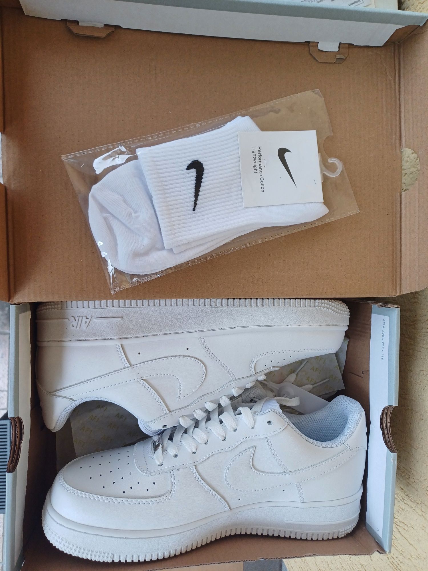 Nike Air Force 1 - с ПОДАРЪК чорапи на Nike