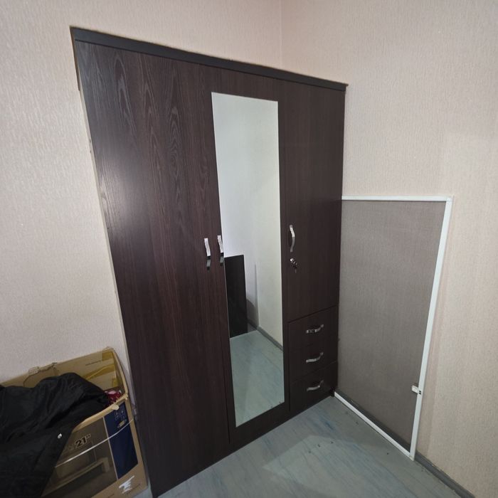 Срочно продам шкаф