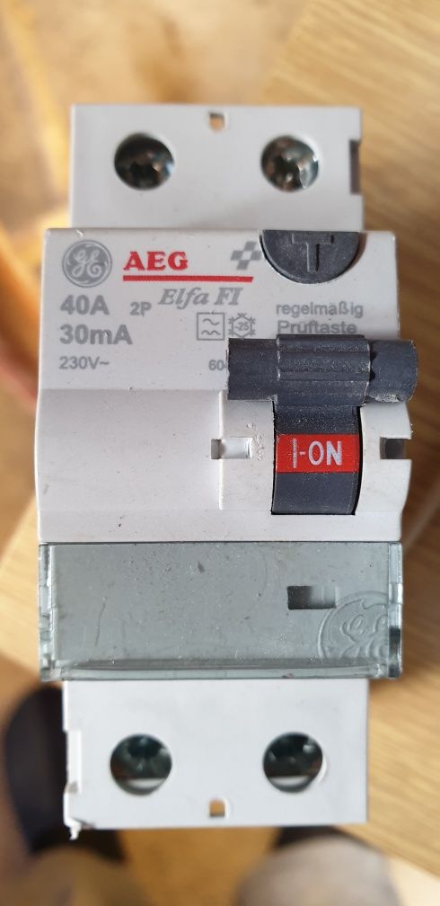 Sigurante automate 1Pol +Nul 16A , 25A și  40A ,30mA. 230V .