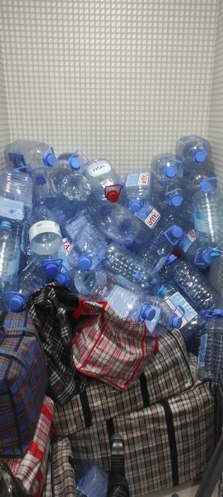 Баклажки из под воды