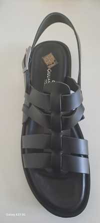 Продаётся мужская летняя кожаная обувь сандалии 43 размера чёрные