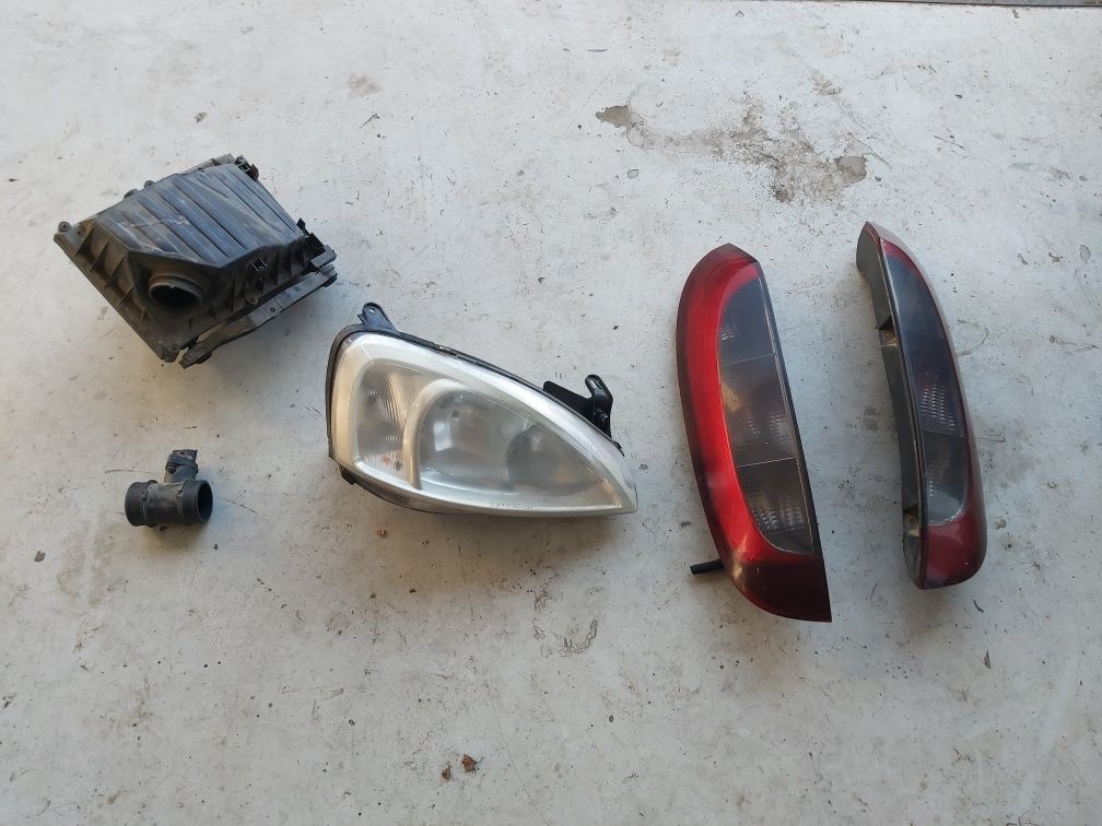 Tripla stop stanga dreapta opel corsa c 1.2 16v z12xe model 4 usi