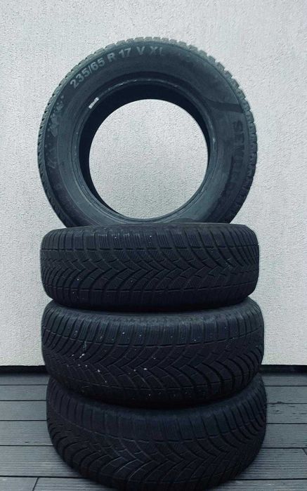 Set 4 cauciucuri iarna 235/65 R17 V XL Semperit