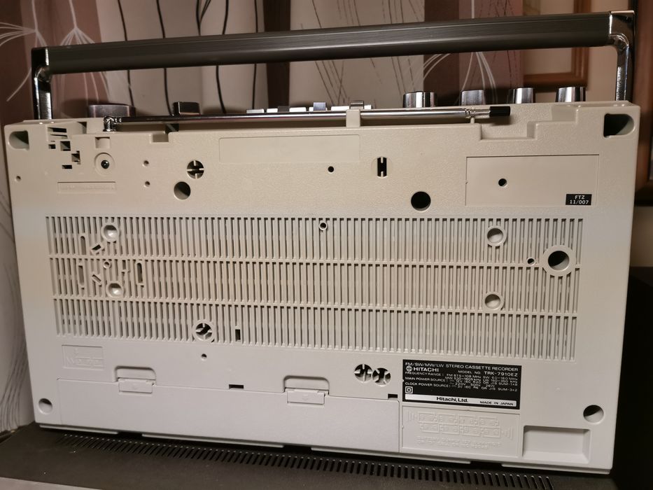 Radiocasetofon/portabil Hitachi trk-7910ez