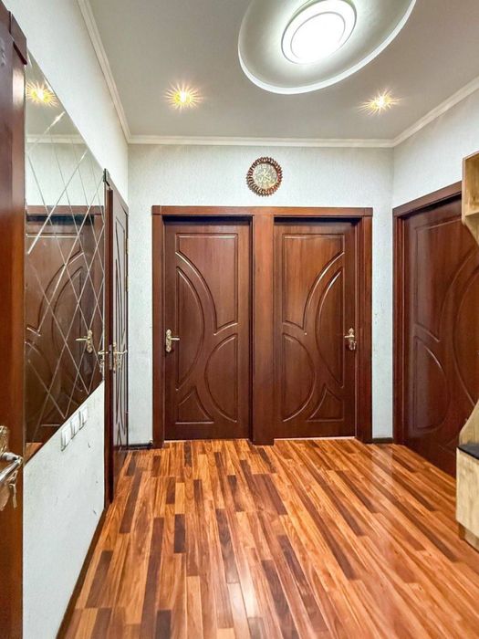 Продаю квартиру в Мирза Улугбекском районе 3х ком передел в 4х