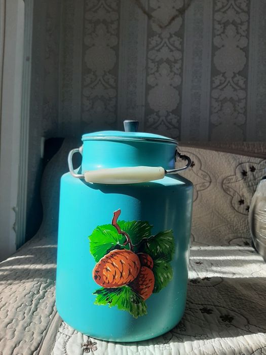 Продаются большие тазы ,чайники  казан