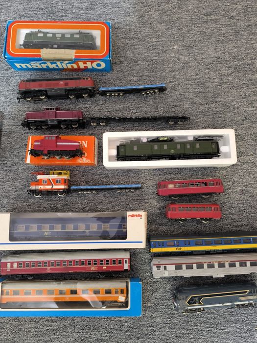 Locomotive si vagoane scara HO