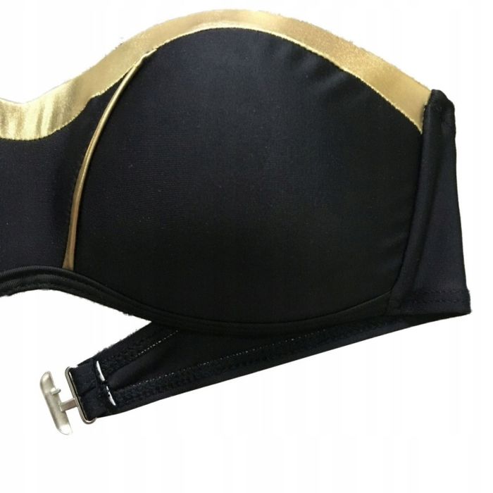 Costum de baie nou