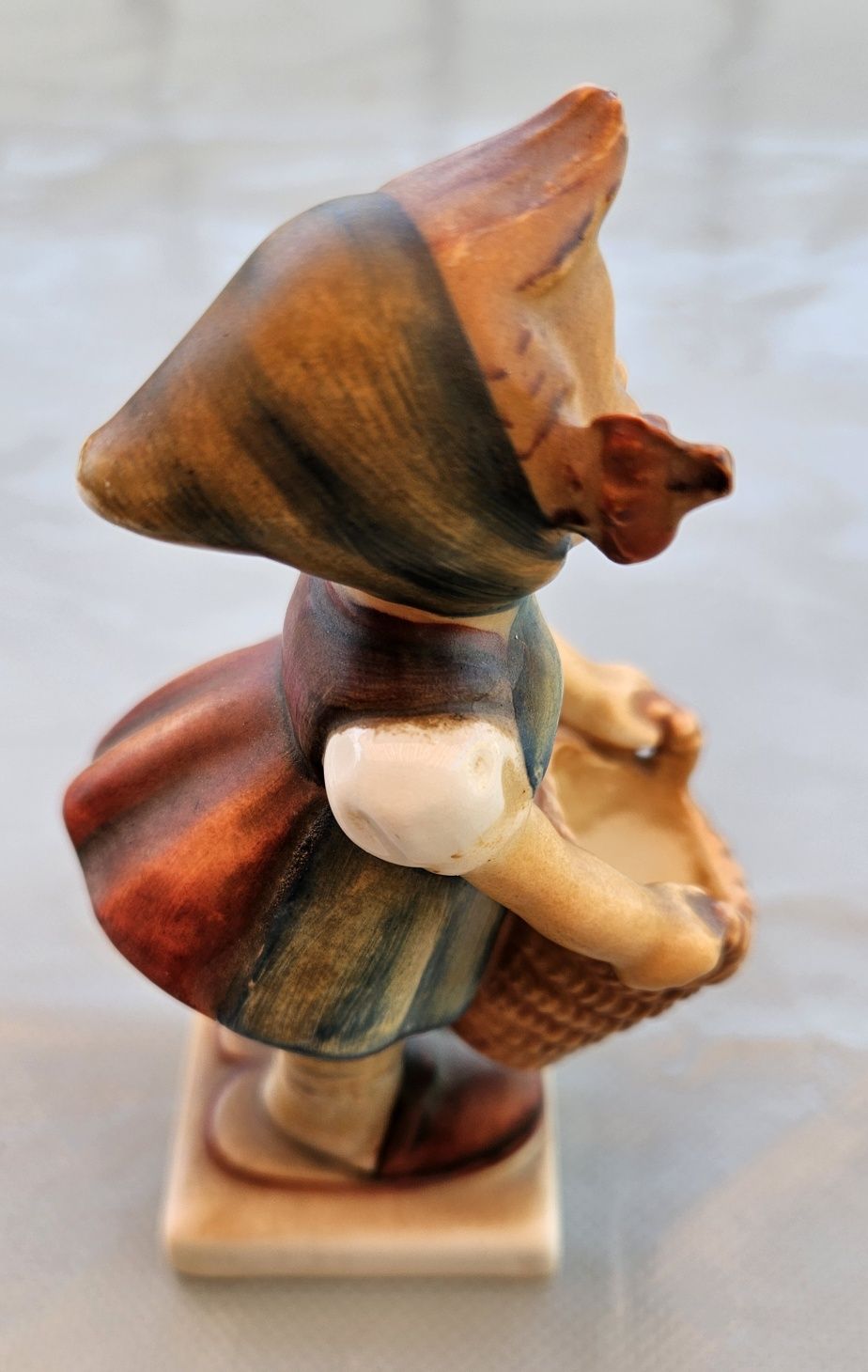 Goebel Hummel порцеланова фигура Little Helper, 73, 1973 г.