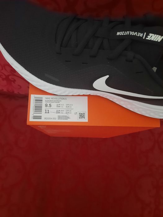 Nike Revolution 5