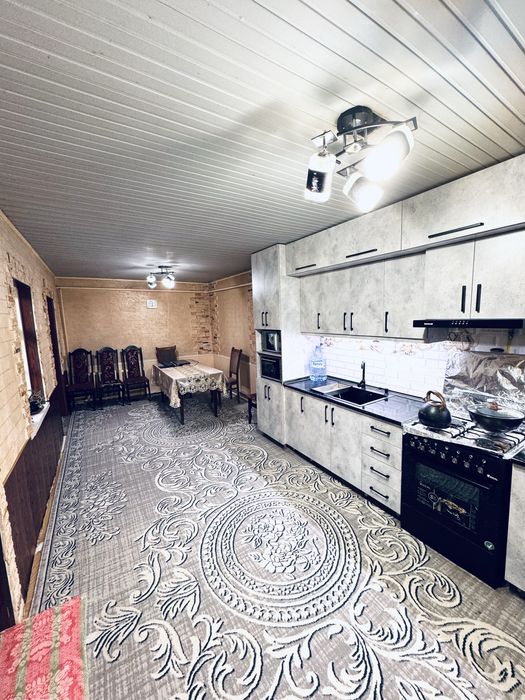 Продается дом 4 соток. 5 комнат. Кибрай. Набережная