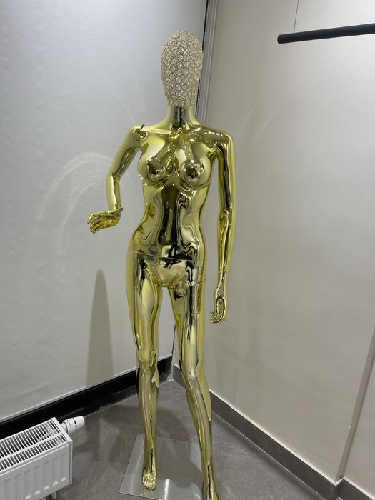 Продаю золотой манекен