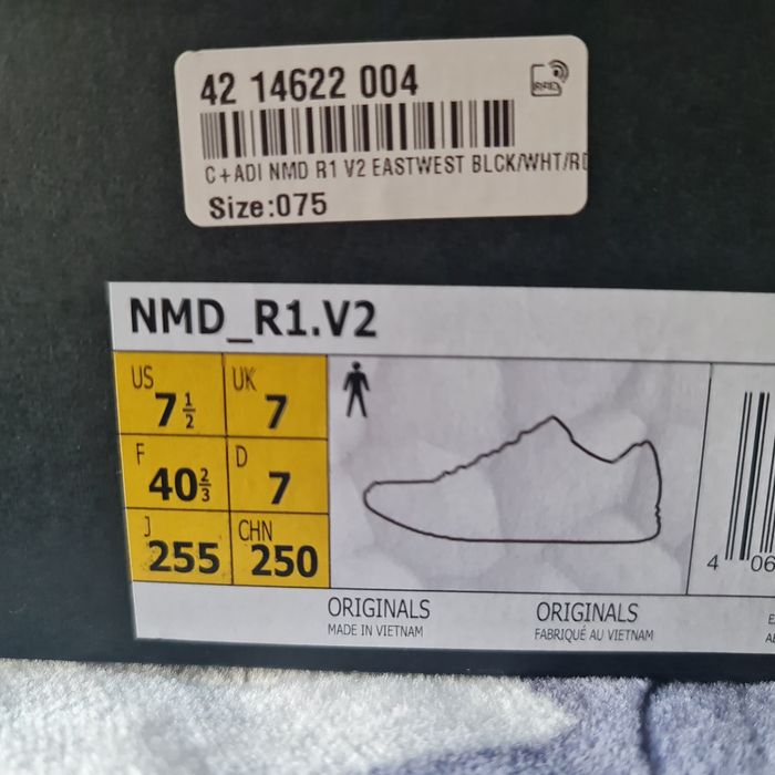 ADIDAS NMD R1.V2 mărimea 40 ⅔