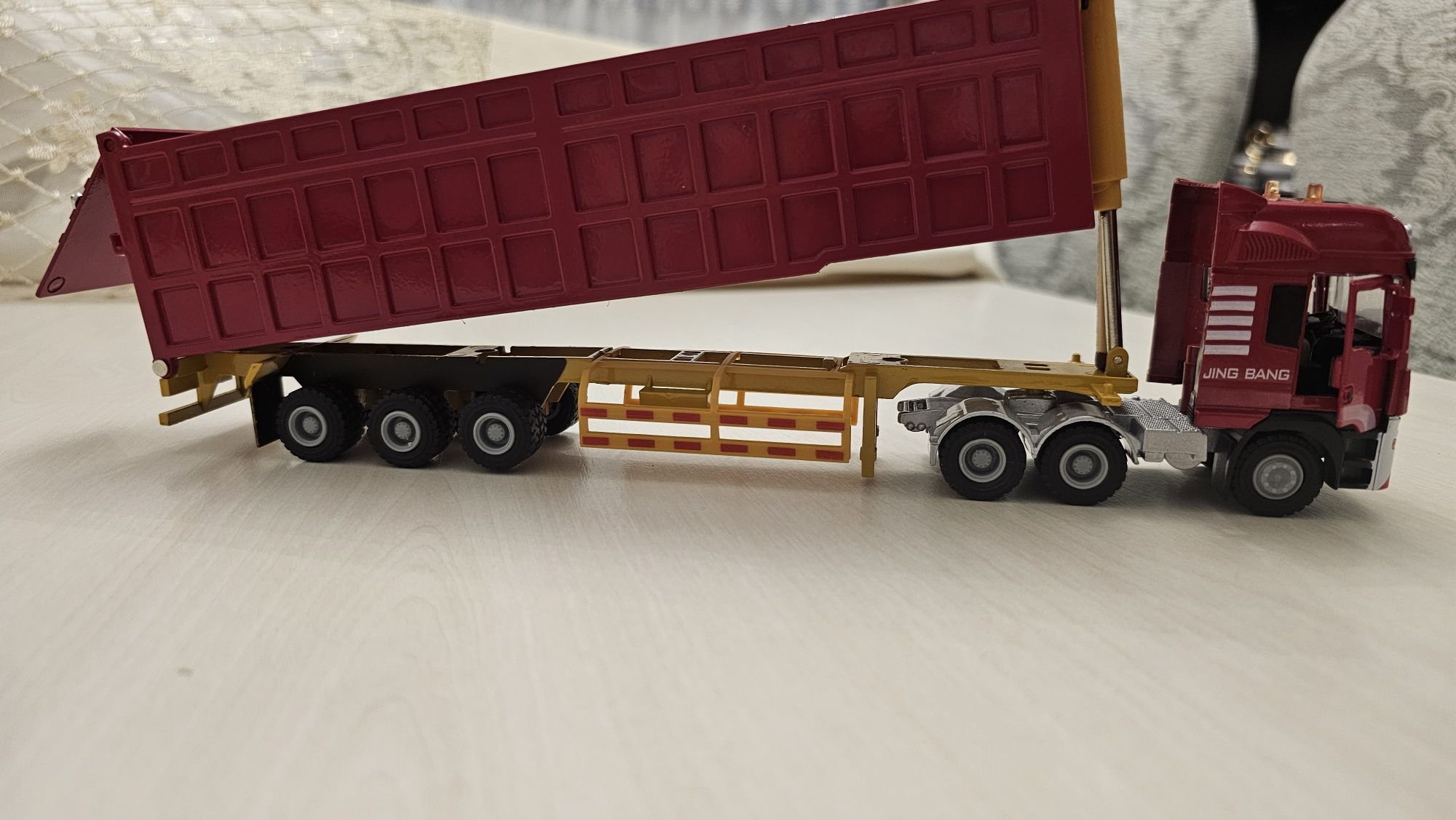 Моделька DAF новый