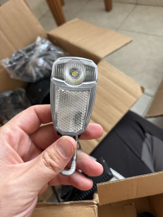 Електромотор с батерия  и дисплей