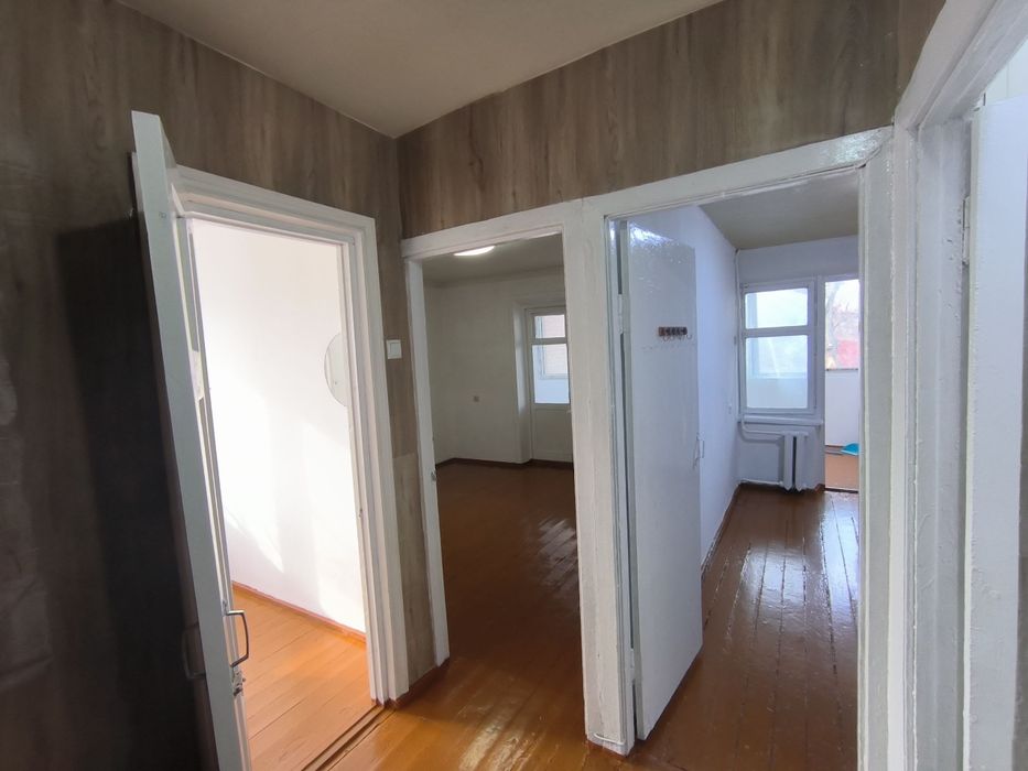 Продаётся 2 комнатная квартира в центре Чирчика