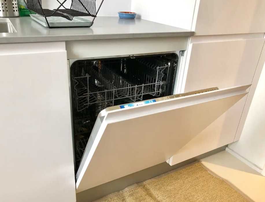 Дава се под наем Многостаен апартамент в Пловдив, Христо Смирненски - 102 кв.м за 464.1 € - Снимка #6