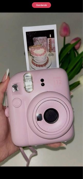 Моментальный фотоаппарат instax mini