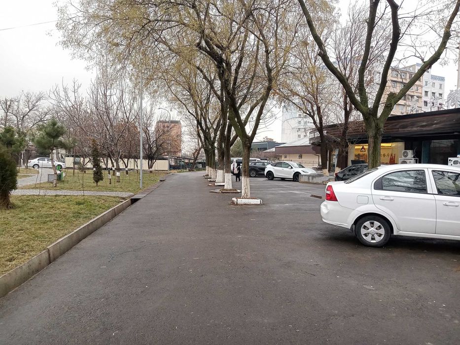 Yu  Сдаётся офис 130м2 на 1 линии,  4 роддом, по 13у.е./м2 - торг