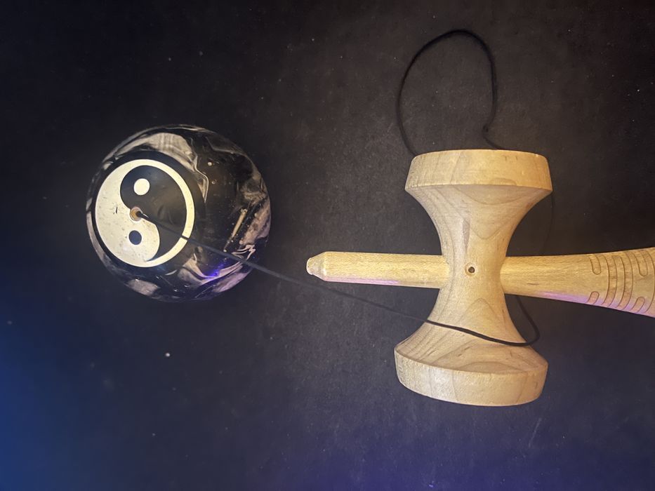 Kendama sweets zack gallagher pro model