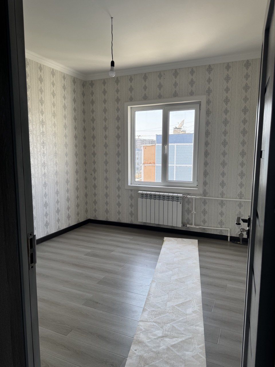 Сергели 3 бекат метро енида 4 ком квартира Продается