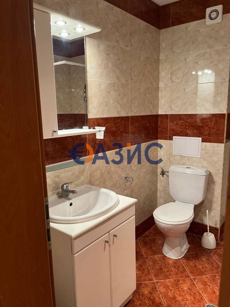 Продава се Двустаен апартамент в к.к. Елените - 77 кв.м за 923 €/кв.м - Снимка #13