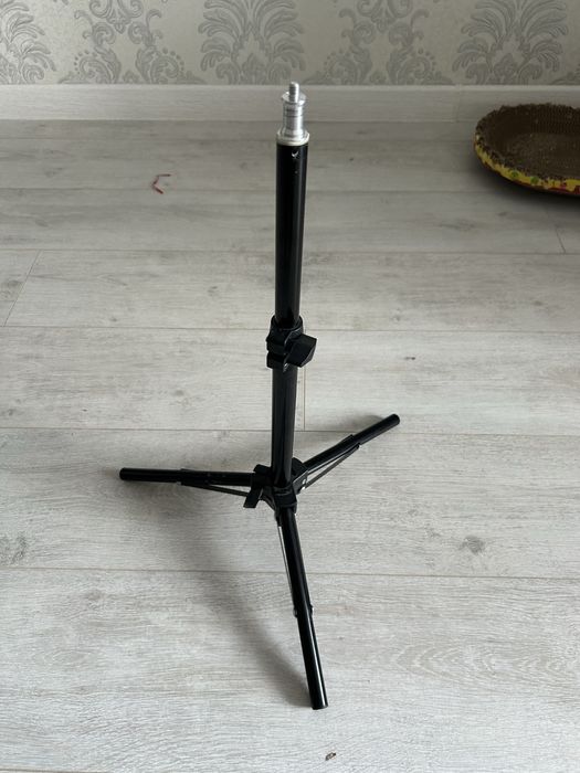 Штатив стойка для света