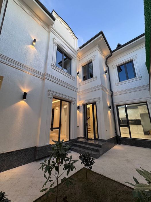 Продажа евро дома Алишеробод-Геофизика  1.9 соток 6 комнат