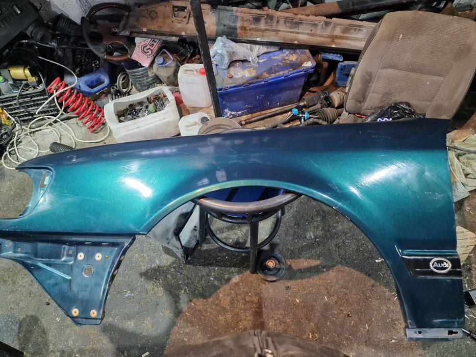 Крыло ауди 100 с4 левое