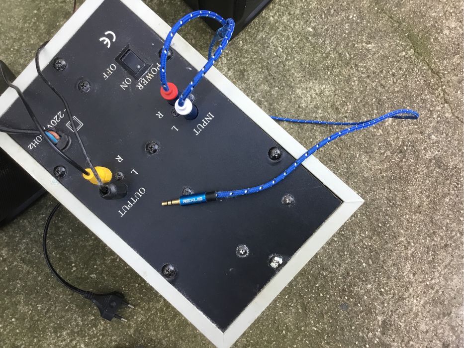 Sistem 2+1 provenienta spania cu 2 boxe sony