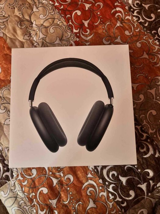 AirPods Max whith Smart Case
