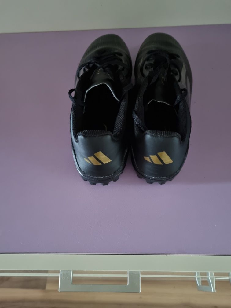 Детски обувки за футбол Adidas F50. Номер 42 1/2.Обувани са само веднъ