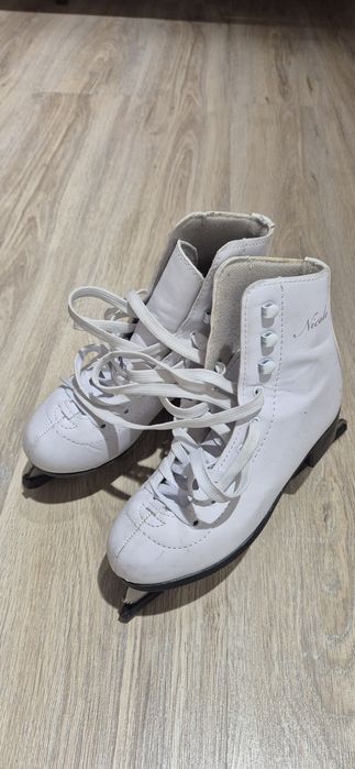 Продам детские коньки для девочки 35р.