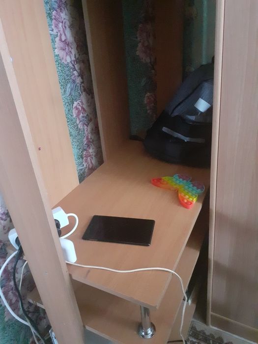Продам книжный шкаф