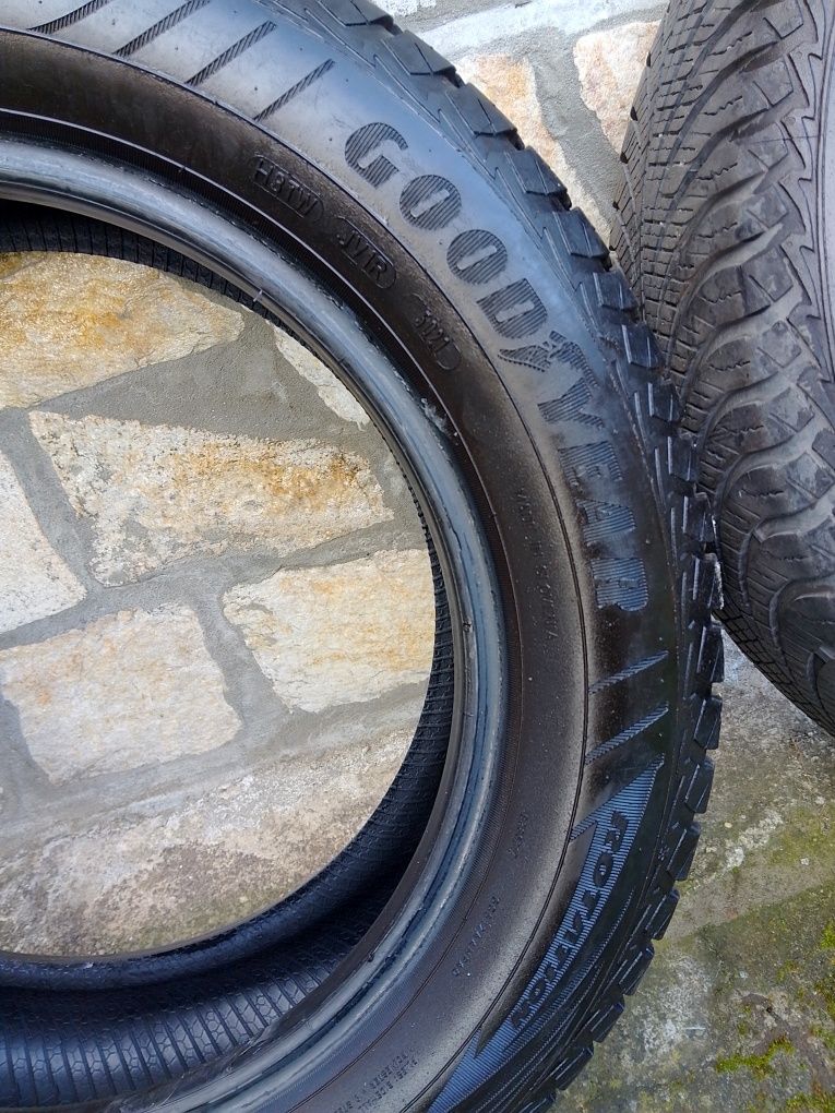Зимни гуми GOODYEAR 2бр.175/65/15 дот21г.
