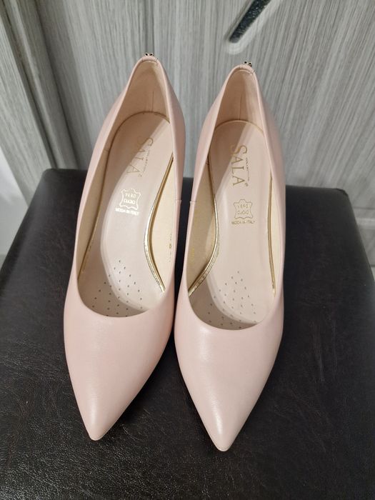 Pantofi din piele,model deosebit