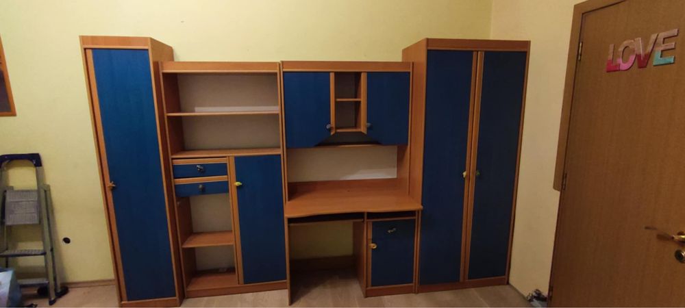 Детска секция,гардероб и бюро