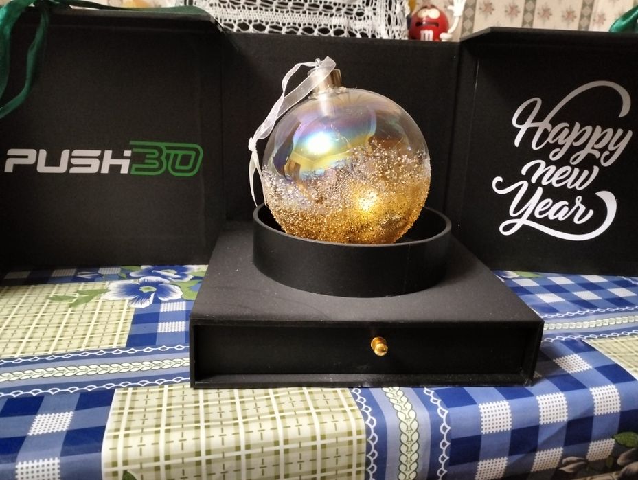 Ёлочные шары в подарочной коробке