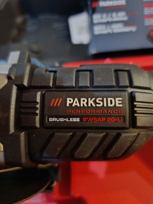 Flex Parkside performes pe acumulator de 20v și incarcator