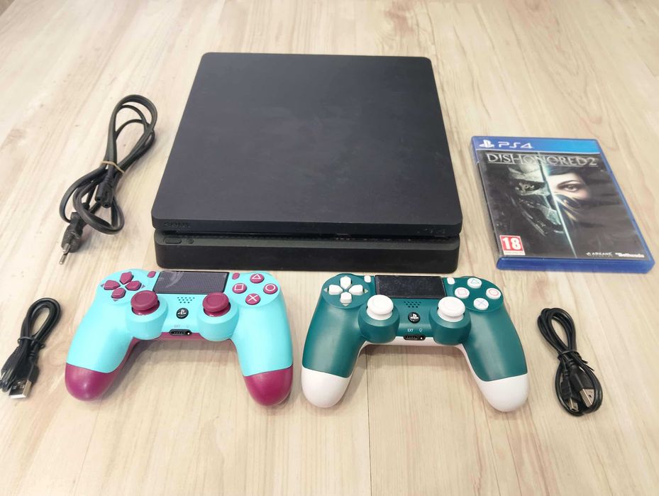 Playstation 4 Slim 1TB Уникален комплект