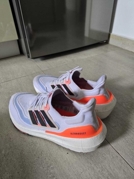 Adidasi Adidas UltraBoost 2023 marime 43 (1/3)