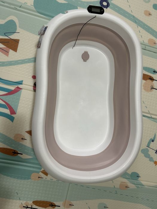 Cădiță bebe cu termometru digital