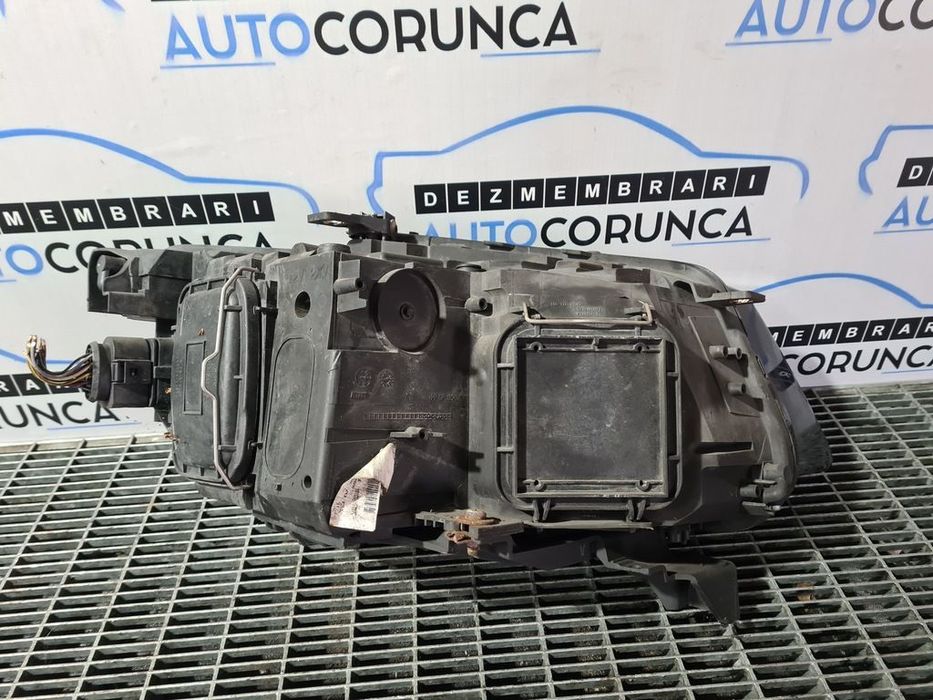 Far Stanga AUDI Q5 2008 - 2012 SUV 4 Usi (1089) Fara xenon