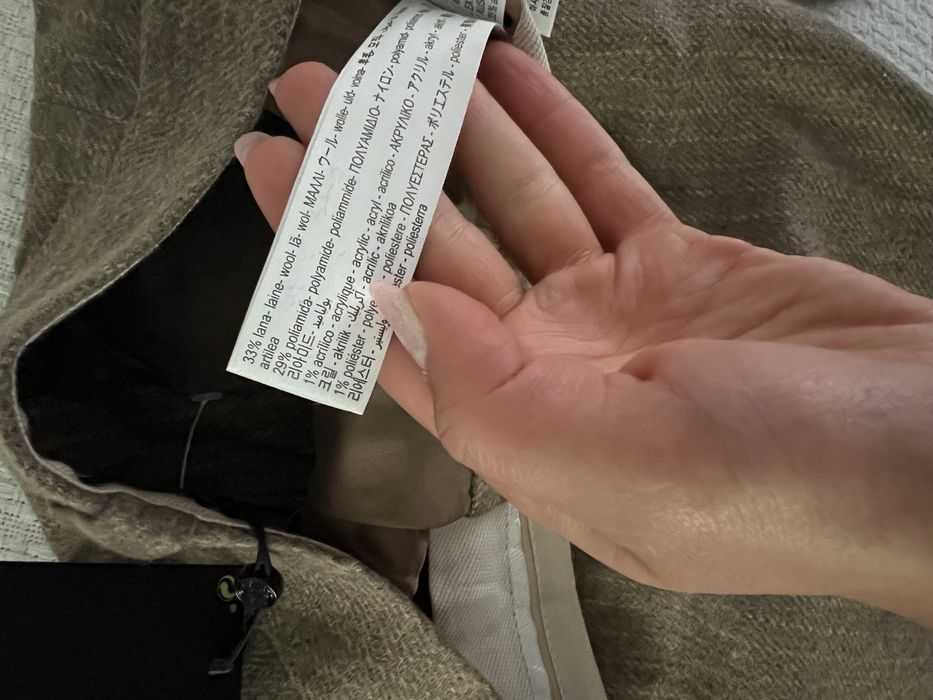 Pantaloni massimo dutti marimea 38 33% Lana